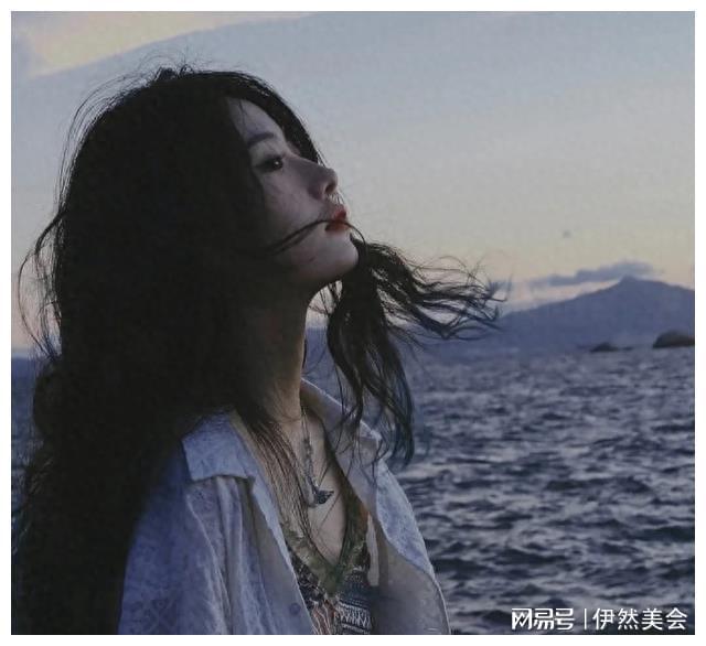 独抗争、受伤、失落、失去又要活下去爱游戏体育所谓成长恰恰就是人们同孤(图1)